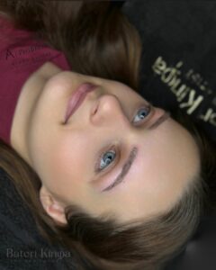 szálas szemöldök tetoválás